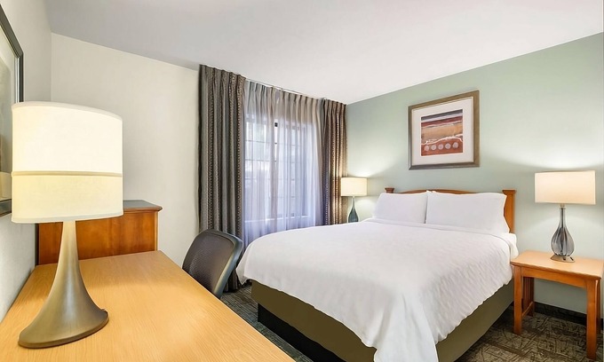 Carmel Mountain Ranch Hotel | Discover San Diego: Comfortable Unit w/Pool, Breakfast & Pet-Friendly Stay!