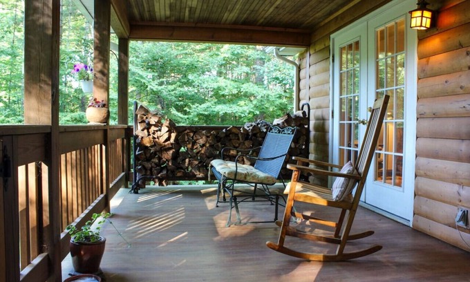 Palenville House | Discover Secluded 3 Acre Private Cabin in Catskills!