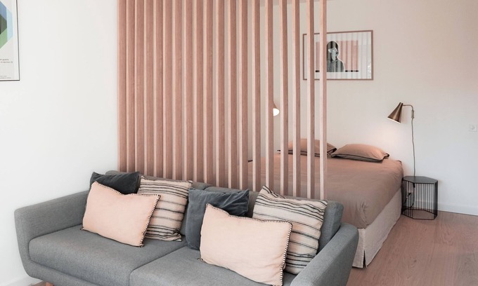 Malombre Apartment | Discover the elegance of Aurora Suite, a magnificent apartment in Geneva.