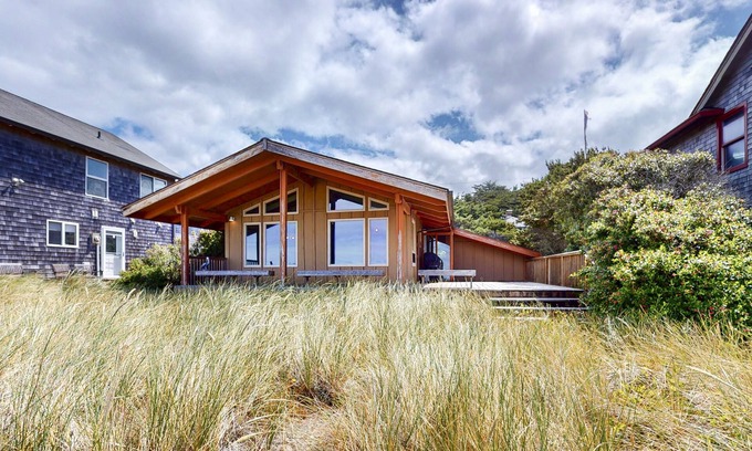 Manzanita House | Discover Tranquil Oceanfront Relaxation in Manzanita near beach