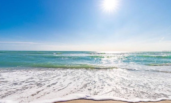 Longboat Key Condo | "Discover Your Coastal Oasis in Longboat Key, FL" and St. Armands Area