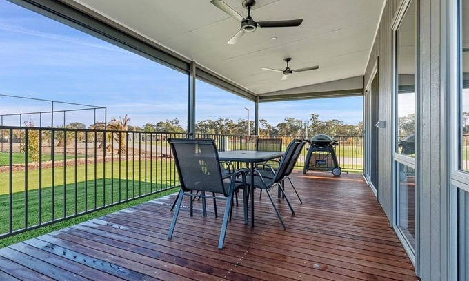 Moama Hotel | Discovery Parks Moama Waters
