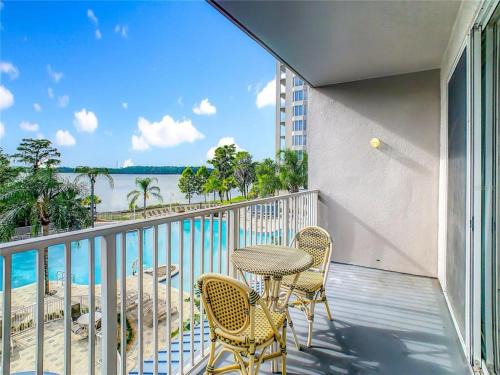 Florida Central Atlantic Coast Apartment | Disney 1 mile , Blue Heron 1 room 2 bath,amenities,6 guests, walk to restaurants, no fees at check in