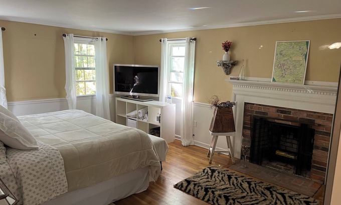 Ridgefield House | Disney Dreams in Spacious 5-bedroom house in lovely Ridgefield paradise