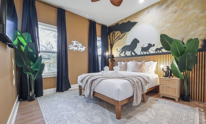 Atlanta House | Disney-Inspired 6BR Luxury Furnished Home | Hot Tub, Game Room & Near Stadiums