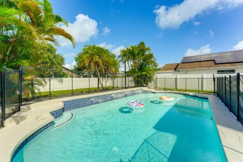 Buena Ventura Lakes House | Disney-Themed Home Swim, BBQ and Explore Kissimmee!