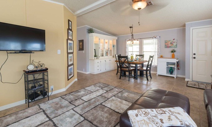 Vista del Lago House | Disney’s Backyard Oasis