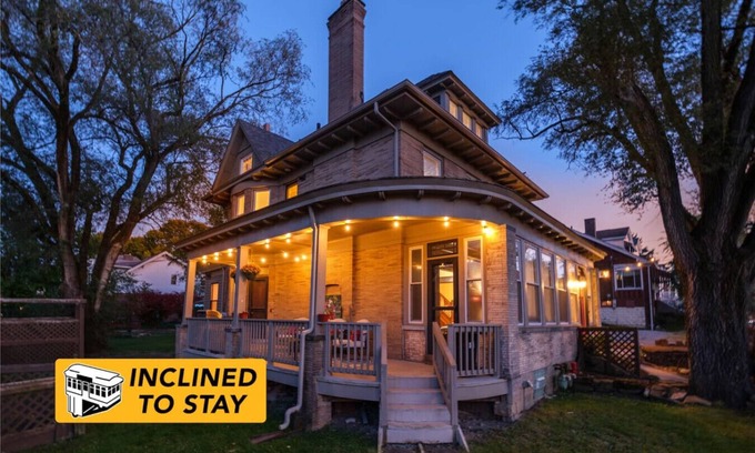 Crafton Apartment | Distinguished Victorian~Family-Focused~Quiet Area