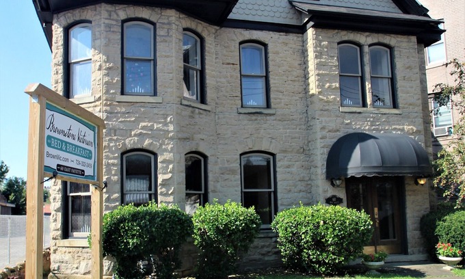 Uniontown Apartment | Ditch the Hotel & Enjoy The Brownstone Flat of Uniontown