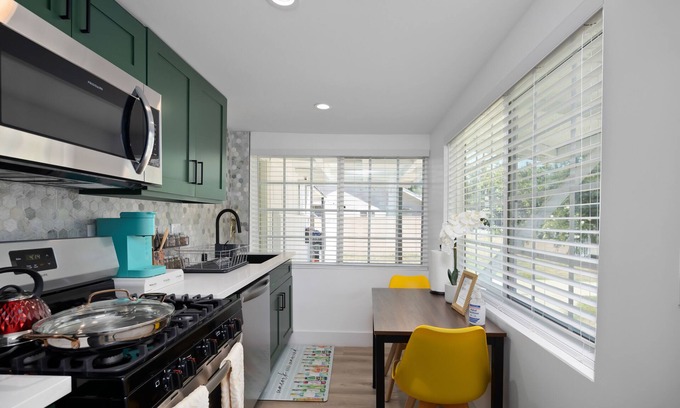 North Central House | ★DIVINE 1B1B 5mins. DRIVE TO ROSE BOWL STADIUM★