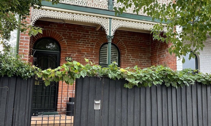 Bathurst House | Divine Central Terrace in Bathurst