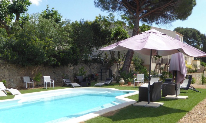 Salleles-d'Aude Apartment | DIVINE ETOILE Gîte vignoble domaine de l'herbe sainte proche Canal du Midi