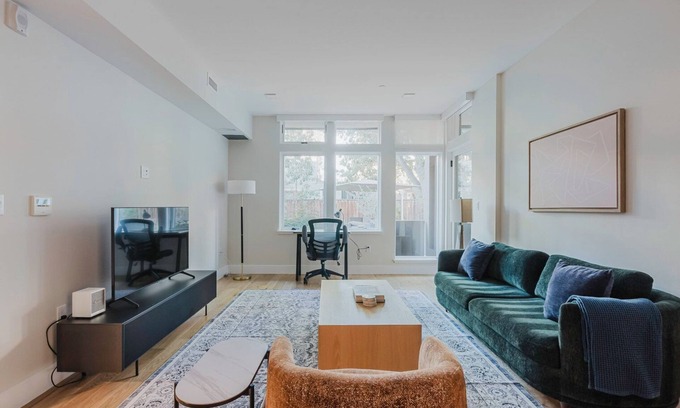 University South Apartment | Divine Palo Alto 2BR w/W/D, nr Dining & Tech HQs, by Blueground
