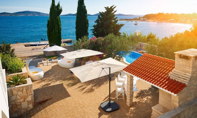 Betina Villa | Divine Stylish Villa Surrounded By Mother Nature