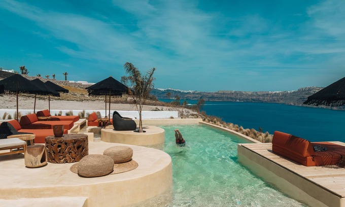 Akrotiri Hotel | Divino Caldera