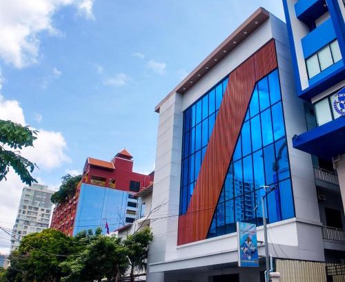 Daun Penh Hotel | DLSD Hotel