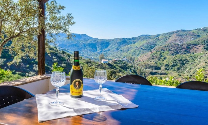 Riogordo Villa | Doña Vela Riogordo by Ruralidays