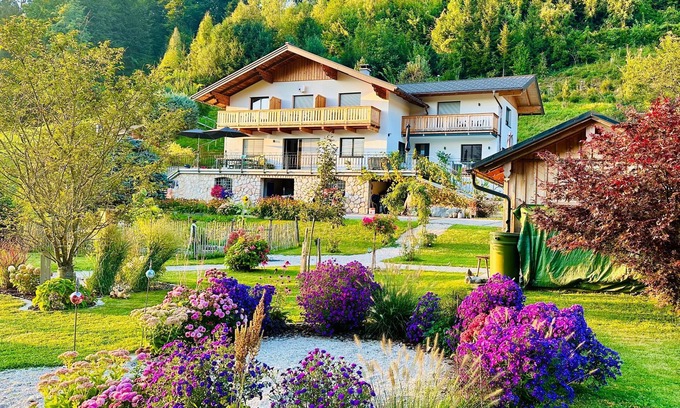 Sankt Wolfgang im Salzkammergut Apartment | Double room 1 - House Melanie