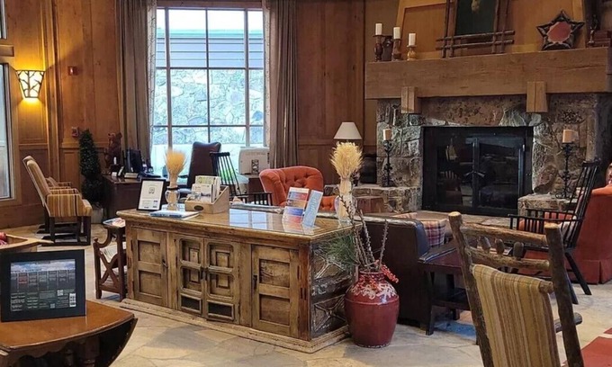 Beaver Creek Apartment | DO NOT RESERVE. NOT A REAL LISTING. CAN’T Figure out how to delete