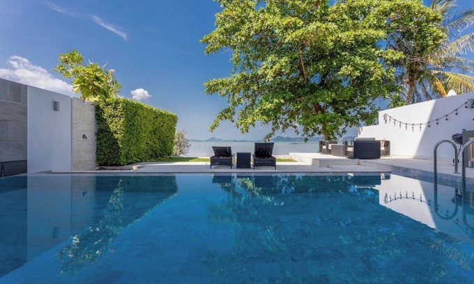 Chalong House | Do You Want Luxury Sea views With Beach Access ?