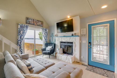 Linn Creek House | Dock and Slip Lakefront Linn Creek Home!