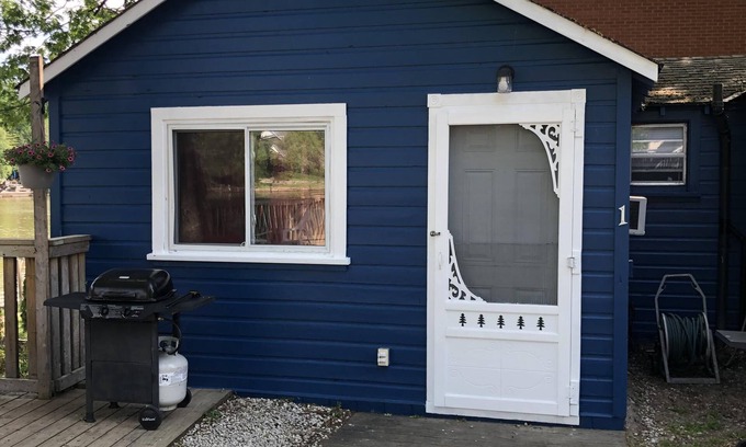 Wasaga Beach Cottage | Dock Life Cottage 1 - Riverside, 2 Bedroom, Wasaga
