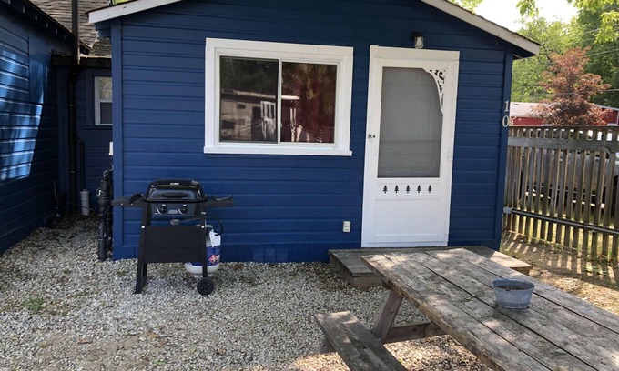 Wasaga Beach Cottage | Dock Life Cottage 10 - Riverside, 2 Bedroom, Wasaga