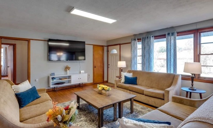 Savannah House | Dock&Volleyball! Near Downtown - Totally Turquoise