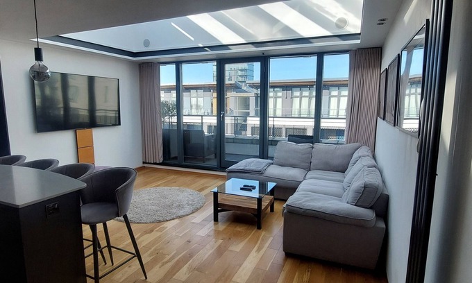Grand Canal Dock Apartment | Dockland Penthouse with Aviva & Waterfront Views