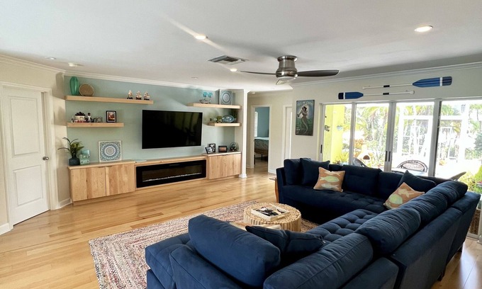 Isles of Capri House | Dockside Naples home with private pool & short drive to beaches. Isles of Capri!