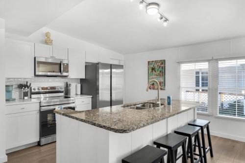 Bayside Park House | Dockside Retreat (3/2)