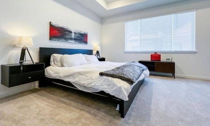 Lakewood House | Dog Friendly 2br home close to Red Rocks & Downtown Denver