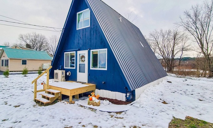 Essex Junction House | Dog-friendly A-frame with private washer/dryer, firepit, WiFi, & kitchen