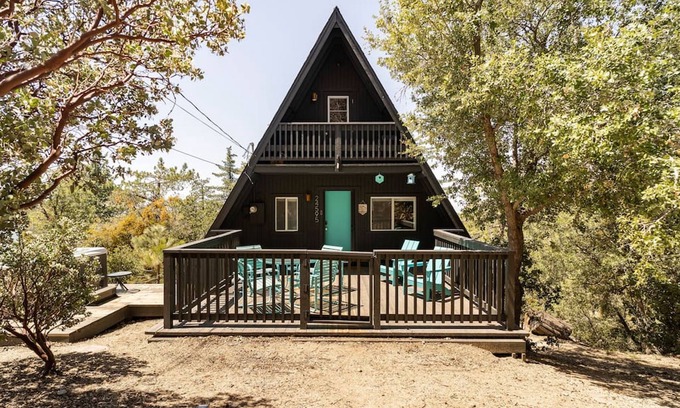 Pine Cove Apartment | Dog Friendly A-frame Hot Tub Nature Views