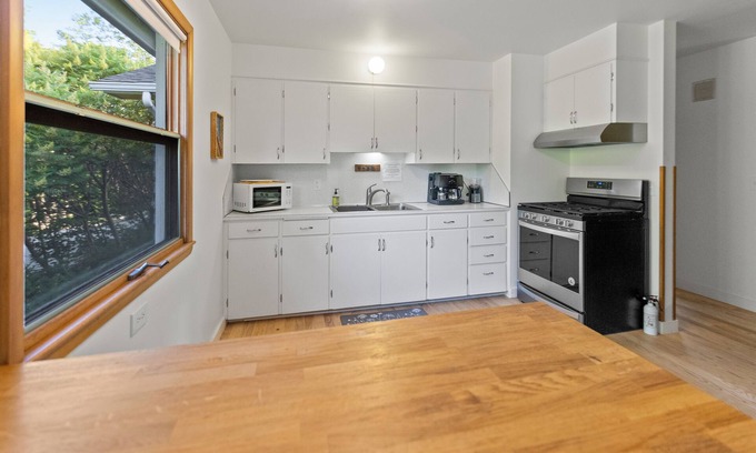 Ellison Bay House | Dog Friendly and 3 miles from Town!