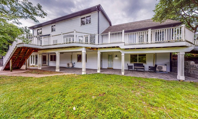 Spencerville Apartment | Dog-friendly apartment on a working homestead with 1000ft of river frontage