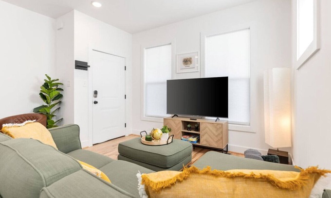 Mosby Apartment | Dog-Friendly Apt with Fenced Yard in Richmond, VA!