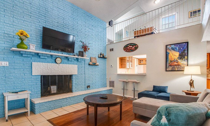 Villa Segunda House | Dog-Friendly Beach Home with High-Speed WiFi, Enclosed Backyard, and Loft