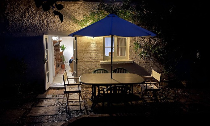 Netheravon Cottage | Dog Friendly beautiful thatched cottage in tranquil settings near Stonehenge.