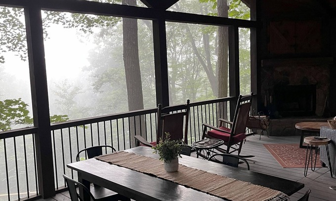 Blue Ridge Cabin | Dog-Friendly Blue Ridge Cabin Hot Tub, Views & Cozy Fall Retreat