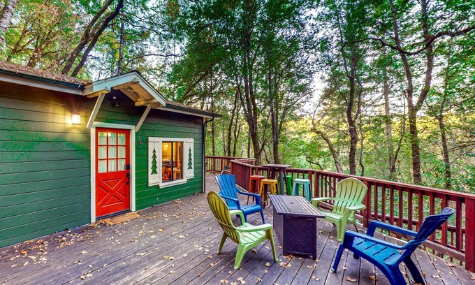 Hacienda House | Dog-friendly cabin under towering redwoods w/expansive deck, bbq & hot tub