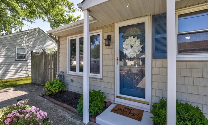 North Cape May House | DOG FRIENDLY Charming Bayside Cottage
