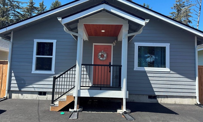 Westport House | Dog-Friendly Coastal Home Near the Beach