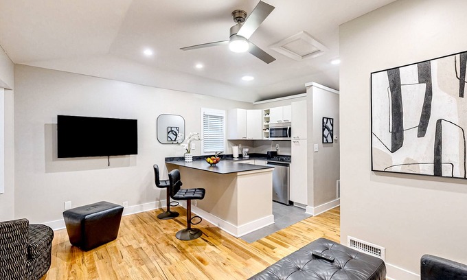 Decatur Apartment | Dog-friendly condo near park with 2 bikes, streaming, washer/dryer, fast WiFi