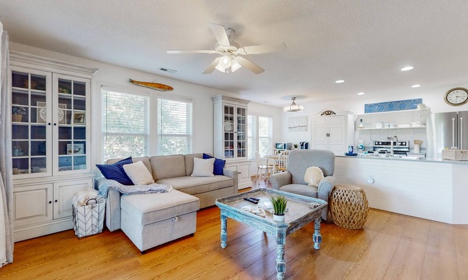 St. James Condo | Dog-friendly condo w/pool, tennis court, & coastal charm for a relaxing getaway