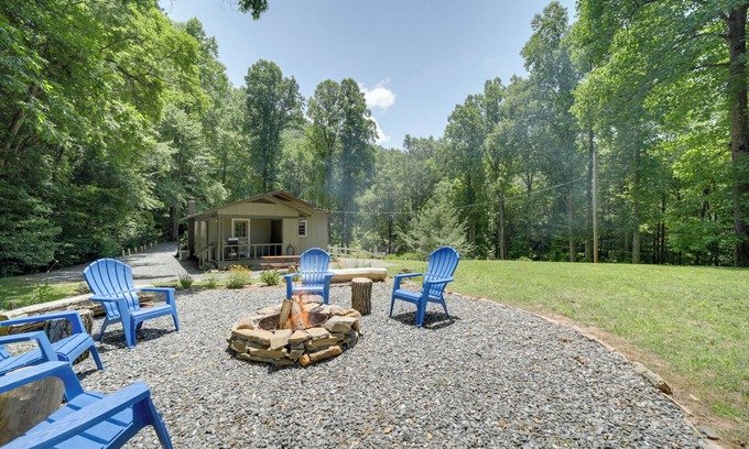 Bryson City Cottage | Dog-Friendly Cottage w/Deck in National Forest!