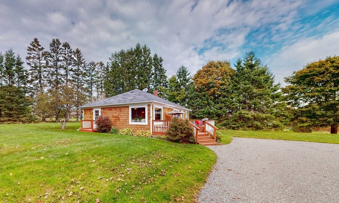 Lubec House | Dog-friendly cottage with furnished deck & firepit - walk to beach