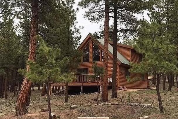 Westcliffe House | Dog Friendly, Cozy 3 Bdrm Cabin in the Woods