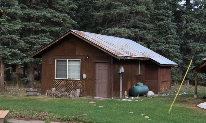 Bayfield House | Dog Friendly Creekside Property close to Vallecito Lake minutes to Durango