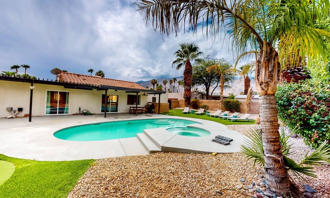 Vista Norte House | Dog-friendly desert dream with a private pool, pool spa, & putting green